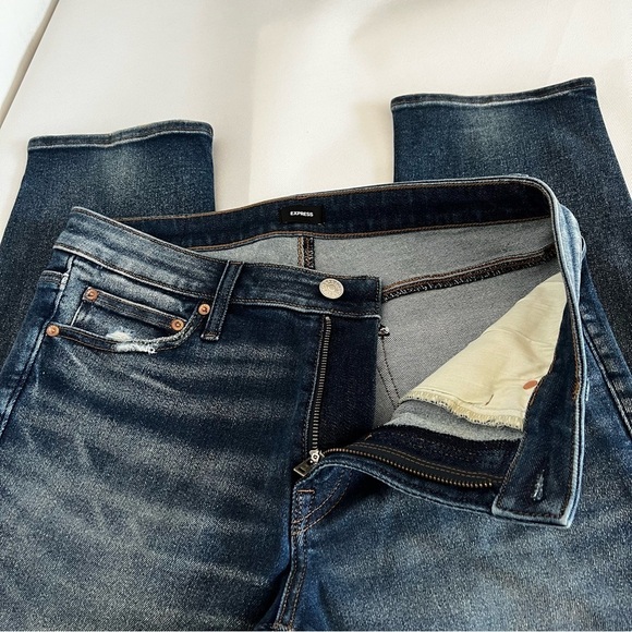 Express size 32 X 32 Slim Straight Evans Blue Denim Jeans Stretchy Distressed - Picture 4 of 6